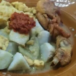 Lontong Lebaran Rumah Kalisapu