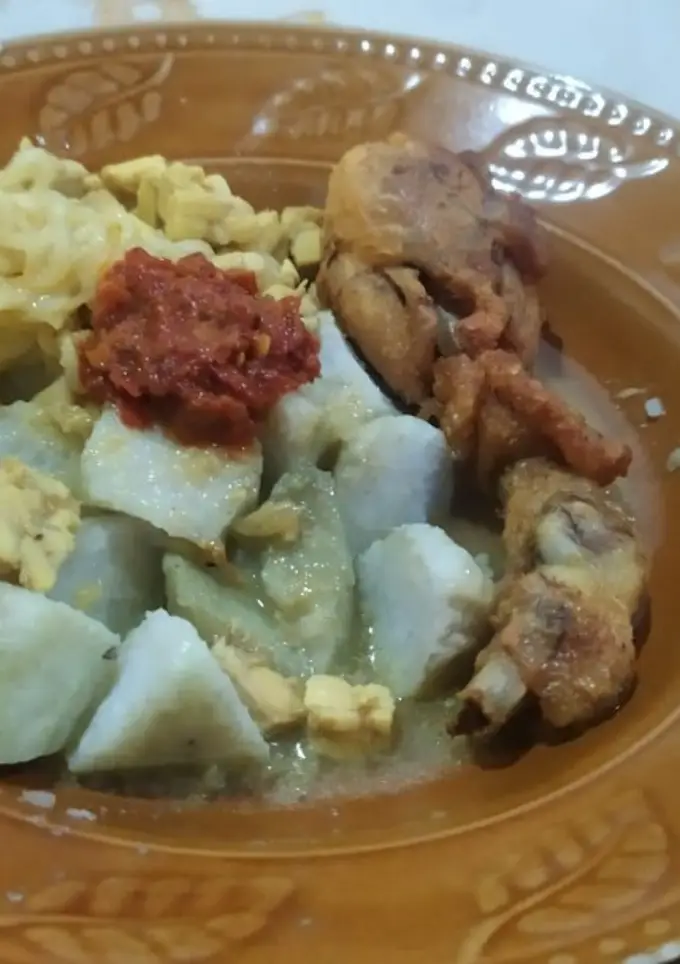 Lontong Lebaran Rumah Kalisapu