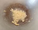 Menumis Bawang Putih