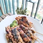 Sate Ayam Teriyaki dengan Abon Rumput Laut Jepang