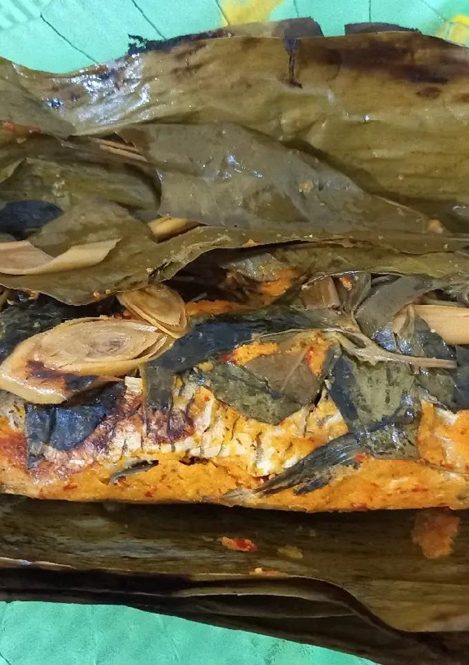 Resep Pepes Ikan Mas Tulang Lunak Praktis (Presto Cuma 20 Menit!)