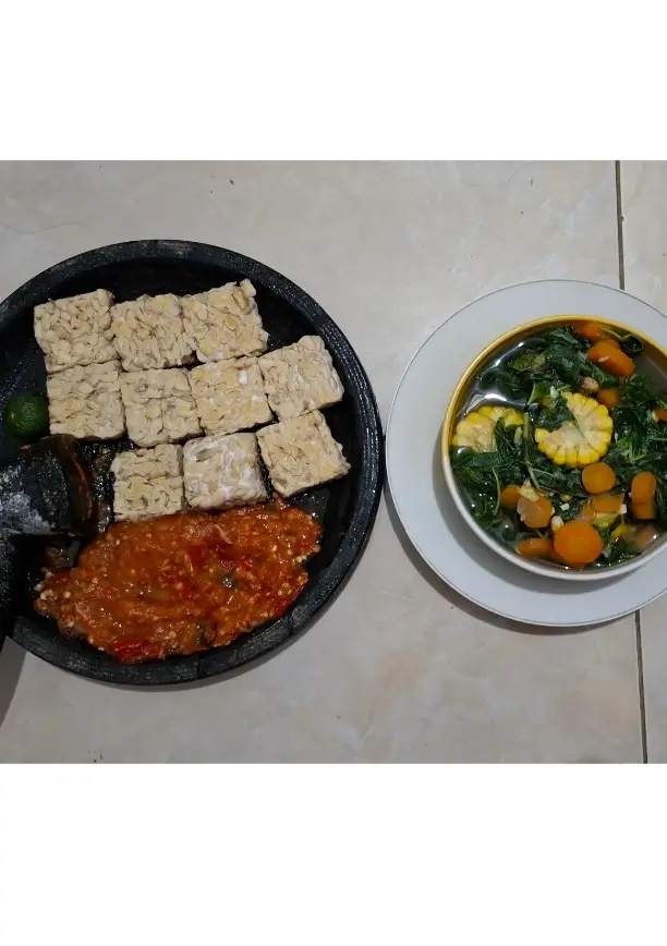 Resep Sederhana: Sayur Bayam dan Sambal Tempe Rebus yang Lezat
